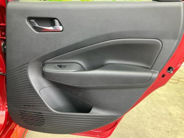 オーラ ニスモ　保証書／純正　９インチ　ＳＤナビ／インテリジェントルームミラー／エマージェンシーブレーキ／シートヒーター　前席／アラウンドビューモニター／車線逸脱防止支援システム／プロパイロット　衝突被害軽減システム（20枚目）