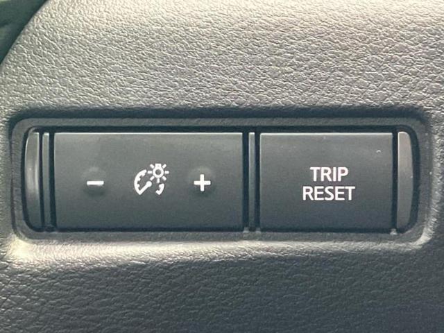 オーラ ニスモ　保証書／純正　９インチ　ＳＤナビ／インテリジェントルームミラー／エマージェンシーブレーキ／シートヒーター　前席／アラウンドビューモニター／車線逸脱防止支援システム／プロパイロット　衝突被害軽減システム（26枚目）