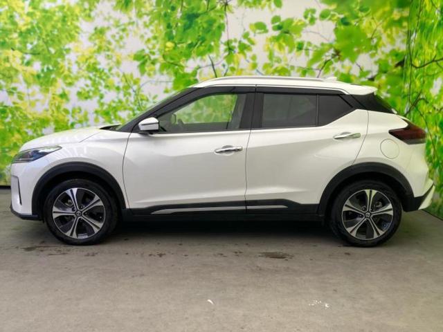 キックス Ｘツートーンインテリアエディション　保証書／純正　９インチ　ＳＤナビ／インテリジェントルームミラー／衝突安全装置／シートヒーター／アラウンドビューモニター／車線逸脱防止支援システム／シート　合皮／プロパイロット／ヘッドランプ　ＬＥＤ（2枚目）