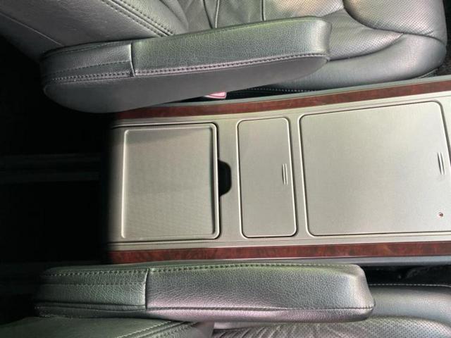 アルファード ２４０Ｓ　純正　８インチ　ＳＤナビ／フリップダウンモニター／両側電動スライドドア／ヘッドランプ　ＬＥＤ／ＥＴＣ／ＥＢＤ付ＡＢＳ／横滑り防止装置／エアバッグ　運転席／エアバッグ　助手席／エアバッグ　サイド（32枚目）