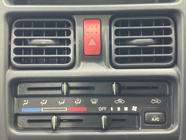 キャリイトラック ４ＷＤ　ＫＣ　保証書／エアバッグ　運転席／エアバッグ　助手席／パワーステアリング／ワンオーナー／マニュアルエアコン／取扱説明書／デュアルエアバッグ／ヘッドライトレベライザー／ＣＤ／ラジオ　４ＷＤ（18枚目）