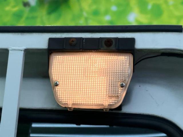 キャリイトラック ４ＷＤ　ＫＣ　保証書／エアバッグ　運転席／エアバッグ　助手席／パワーステアリング／ワンオーナー／マニュアルエアコン／取扱説明書／デュアルエアバッグ／ヘッドライトレベライザー／ＣＤ／ラジオ　４ＷＤ（28枚目）