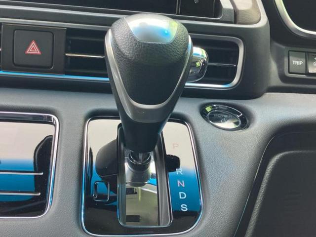 オデッセイハイブリッド ｅＨＥＶアブソルート・ＥＸ　新品タイヤ／保証書／純正　１０インチ　ＳＤナビ／フリップダウンモニター　社外　１１．５インチ／ホンダセンシング／両側電動スライドドア／シートヒーター　前席／全方位モニター／車線逸脱防止支援システム（25枚目）