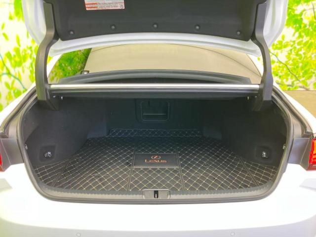 ＥＳ ＥＳ３００ｈ　Ｆスポーツ　新品タイヤ／サンルーフ／純正エアロ／保証書／純正　ナビ／デジタルインナーミラー／プリクラッシュセーフティ／シートヒーター／パノラミックビューモニター／車線逸脱防止支援システム／シート　フルレザー（8枚目）