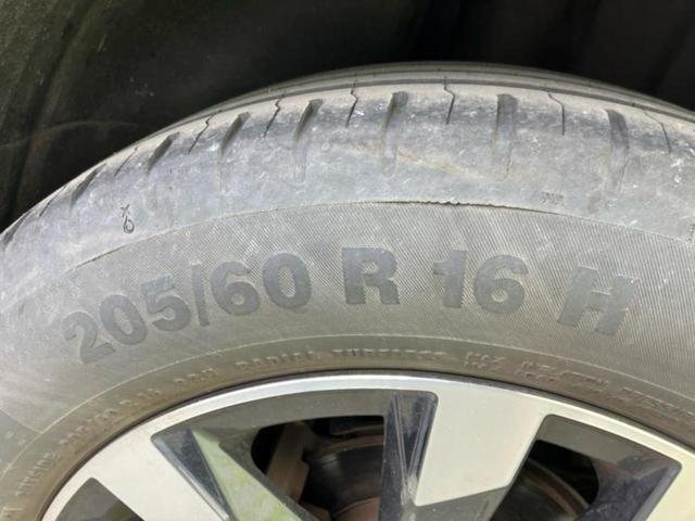 Ｔ－クロス ＴＳＩアクティブ　新品タイヤ／保証書／純正　ＳＤナビ／衝突安全装置／車線逸脱防止支援システム／ヘッドランプ　ＬＥＤ／Ｂｌｕｅｔｏｏｔｈ接続／ＥＴＣ２．０／ＥＢＤ付ＡＢＳ／横滑り防止装置／アイドリングストップ（42枚目）