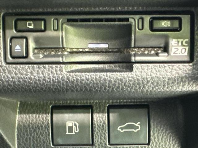 クラウンクロスオーバー ４ＷＤ　Ｇアドバンスドレザーパッケージ　新品タイヤ／純正エアロ／保証書／ディスプレイオーディオ＋ナビ／デジタルインナーミラー／トヨタセーフティセンス／シートヒーター　前席／パノラミックビューモニター／車線逸脱防止支援システム　革シート（15枚目）