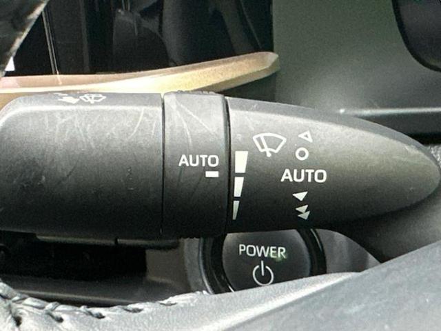 クラウンクロスオーバー ４ＷＤ　Ｇアドバンスドレザーパッケージ　新品タイヤ／純正エアロ／保証書／ディスプレイオーディオ＋ナビ／デジタルインナーミラー／トヨタセーフティセンス／シートヒーター　前席／パノラミックビューモニター／車線逸脱防止支援システム　革シート（30枚目）