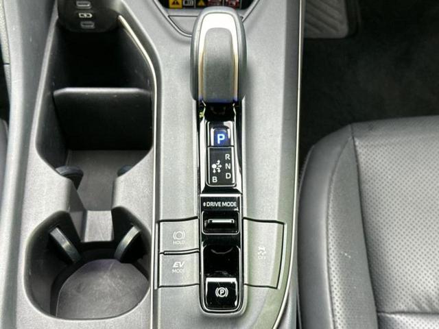 クラウンクロスオーバー ４ＷＤ　Ｇアドバンスドレザーパッケージ　新品タイヤ／純正エアロ／保証書／ディスプレイオーディオ＋ナビ／デジタルインナーミラー／トヨタセーフティセンス／シートヒーター　前席／パノラミックビューモニター／車線逸脱防止支援システム　革シート（31枚目）