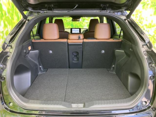 ヤリスクロス ハイブリッドZアドベンチャー 保証書/純正 8インチ メモリーナビ/トヨタセーフティセンス/シートヒーター 前席/パノラミックビューモニター/車線逸脱防止支援システム/シート 合皮/ヘッドランプ LED/USBジャック 電動シート(8枚目)