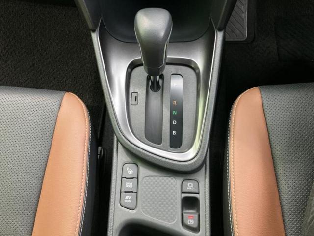 ヤリスクロス ハイブリッドZアドベンチャー 保証書/純正 8インチ メモリーナビ/トヨタセーフティセンス/シートヒーター 前席/パノラミックビューモニター/車線逸脱防止支援システム/シート 合皮/ヘッドランプ LED/USBジャック 電動シート(18枚目)