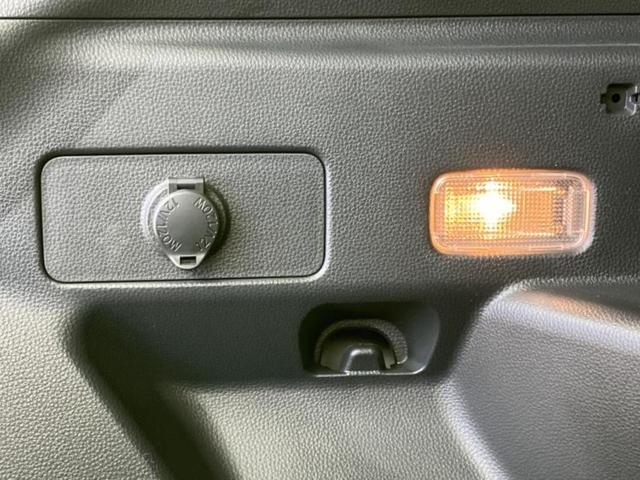 ヤリスクロス ハイブリッドZアドベンチャー 保証書/純正 8インチ メモリーナビ/トヨタセーフティセンス/シートヒーター 前席/パノラミックビューモニター/車線逸脱防止支援システム/シート 合皮/ヘッドランプ LED/USBジャック 電動シート(34枚目)