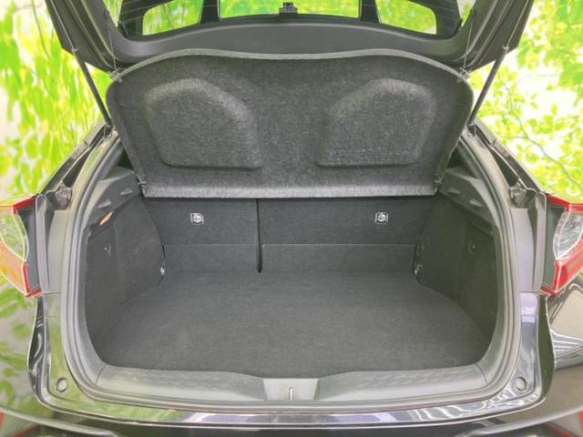 Ｃ－ＨＲ Ｇ　新品タイヤ／保証書／純正　９インチ　ＳＤナビ／トヨタセーフティセンス／シートヒーター／車線逸脱防止支援システム／ヘッドランプ　ＬＥＤ／Ｂｌｕｅｔｏｏｔｈ接続／ＥＴＣ／ＥＢＤ付ＡＢＳ／横滑り防止装置（8枚目）