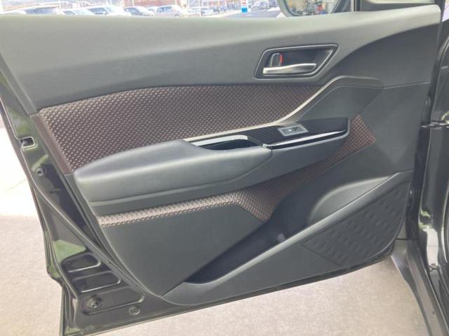 Ｃ－ＨＲ Ｇ　新品タイヤ／保証書／純正　９インチ　ＳＤナビ／トヨタセーフティセンス／シートヒーター／車線逸脱防止支援システム／ヘッドランプ　ＬＥＤ／Ｂｌｕｅｔｏｏｔｈ接続／ＥＴＣ／ＥＢＤ付ＡＢＳ／横滑り防止装置（21枚目）