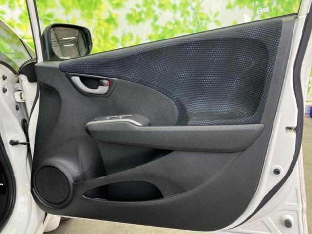 フィット １３Ｇ・スマートセレクションファインスタイル　社外　ＳＤナビ／ヘッドランプ　ＨＩＤ／ＥＴＣ／ＥＢＤ付ＡＢＳ／フルセグＴＶ／ＤＶＤ／エアバッグ　運転席／エアバッグ　助手席／パワーウインドウ／キーレスエントリー／オートエアコン／パワーステアリング（19枚目）