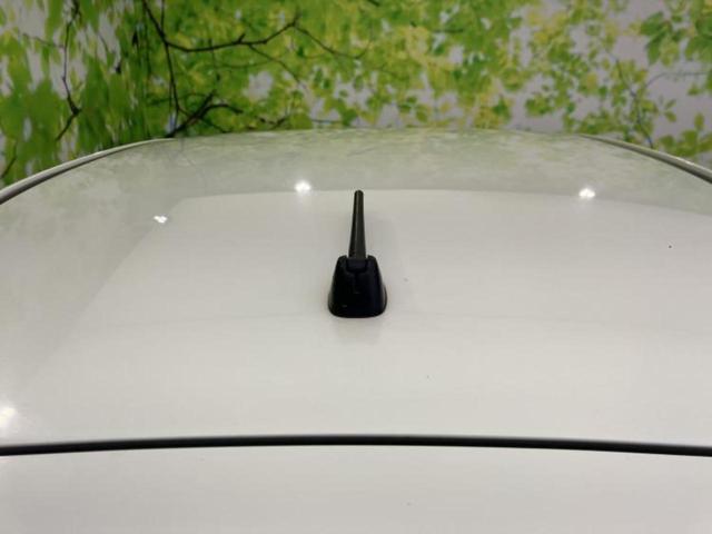 フィット １３Ｇ・スマートセレクションファインスタイル　社外　ＳＤナビ／ヘッドランプ　ＨＩＤ／ＥＴＣ／ＥＢＤ付ＡＢＳ／フルセグＴＶ／ＤＶＤ／エアバッグ　運転席／エアバッグ　助手席／パワーウインドウ／キーレスエントリー／オートエアコン／パワーステアリング（42枚目）