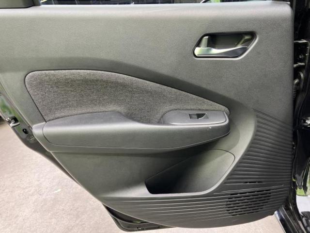 オーラ Ｇレザーエディション　ＢＯＳＥ／保証書／純正　９インチ　ＳＤナビ／インテリジェントルームミラー／エマージェンシーブレーキ／シートヒーター　前席／アラウンドビューモニター／車線逸脱防止支援システム／シート　ハーフレザー（22枚目）