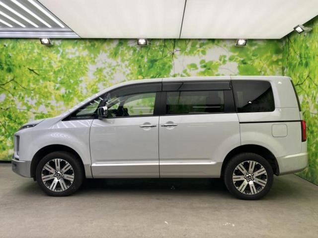 デリカD:5 4WD P 保証書/社外 11インチ SDナビ/フリップダウンモニター 社外 12.8インチ/衝突安全装置/両側電動スライドドア/シートヒーター 前席/全方位モニター/車線逸脱防止支援システム/電動バックドア(2枚目)