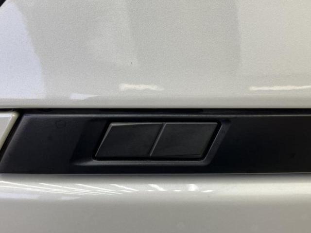 ノア ハイブリッドＳ－Ｚ　保証書／ディスプレイオーディオ＋ナビ１０．５インチ／フリップダウンモニター　純正　１３．２インチ／トヨタセーフティセンス／両側電動スライドドア／シートヒーター　前席　衝突被害軽減システム　バックカメラ（43枚目）