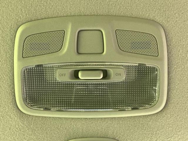 スイフト ハイブリッドＲＳ　新品タイヤ／純正　８インチ　ＳＤナビ／デュアルカメラブレーキサポート（スズキ）／シートヒーター　運転席／全方位モニター用カメラ／車線逸脱防止支援システム／ドライブレコーダー　前後　全周囲カメラ（26枚目）