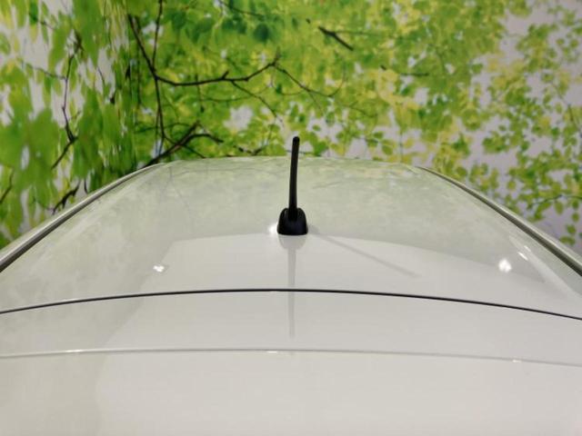 スイフト ハイブリッドＲＳ　新品タイヤ／純正　８インチ　ＳＤナビ／デュアルカメラブレーキサポート（スズキ）／シートヒーター　運転席／全方位モニター用カメラ／車線逸脱防止支援システム／ドライブレコーダー　前後　全周囲カメラ（40枚目）