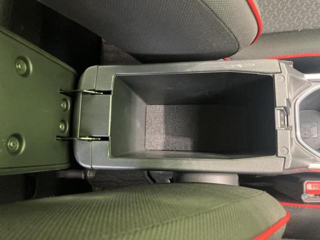 ハイブリッドＺ　新品タイヤ／ディスプレイオーディオ９インチ／衝突安全装置／シートヒーター／車線逸脱防止支援システム／ヘッドランプ　ＬＥＤ／ＵＳＢジャック／Ｂｌｕｅｔｏｏｔｈ接続／ＥＢＤ付ＡＢＳ（画像29）
