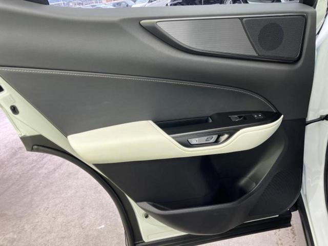 ＮＸ３５０ｈ　Ｆスポーツ　新品タイヤ／保証書／ディスプレイオーディオ＋ナビ／デジタルインナーミラー／衝突安全装置／シートエアコン／パノラミックビューモニター／車線逸脱防止支援システム／シート　フルレザー／電動バックドア（画像21）