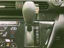スムーズなシフトチェンジで、快適なドライブをサポート。操作性にも優れ、運転の楽しさを高めます。確実な操作感も魅力です。