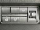 日常の運転を助けるスイッチ類です。分かりやすい操作感で、快適なドライブを支援します。