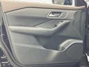 スムーズな開閉で、快適な乗り降りをサポート。落ち着いた内装色で、車内はより広く感じられます。細部までこだわった仕上がりです。◆画像認識AIによる推定であり実際と異なる場合があります。