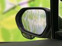 運転の安全をサポートするサイドミラー。視界を広げ、死角を減らすことで、スムーズな車線変更をアシストします。