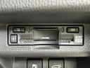 ETC車載器を備えており、対応する料金所ではETCを利用した通過に役立ちます。高速道路やスマートインターチェンジを利用する機会のある方にも便利な装備です。