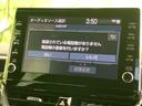 オーディオソースの選択画面に加え、電話機登録の案内も表示。画面上で状態を確認しながら設定でき、日常の操作を進めやすい装備です。