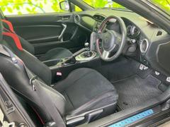 「この車の写真をもっと見たい」「状態が気になる」「この装備はついている？」どんな小さな疑問でもお気軽にお問い合わせください！ 4