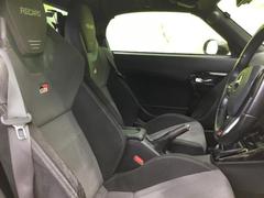 「この車の写真をもっと見たい」「状態が気になる」「この装備はついている？」どんな小さな疑問でもお気軽にお問い合わせください！ 4