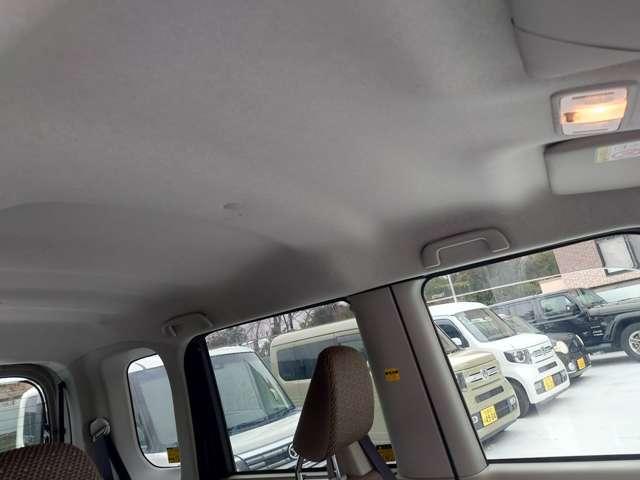 専用の塗装ブースにて、お客様が満足していただけるよう小さなキズから大きな凹みまで一生懸命に板金・塗装いたします。