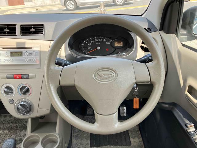 ミラ Ｘスペシャル　キーレスエントリー　ＭＴ　盗難防止システム　ＡＢＳ　ＣＤ　ミュージックプレイヤー接続可　衝突安全ボディ　エアコン　パワーステアリング　パワーウィンドウ（3枚目）
