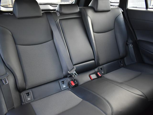 カローラクロス ハイブリッド　Ｚ　衝突被害軽減ブレーキ／９インチディスプレイオーディオ／バックモニター／Ｂｌｕｅｔｏｏｔｈ／プッシュスタート／前席シートヒーター／前席パワーシート／ＬＥＤヘッドランプ／パワーバックドア（17枚目）