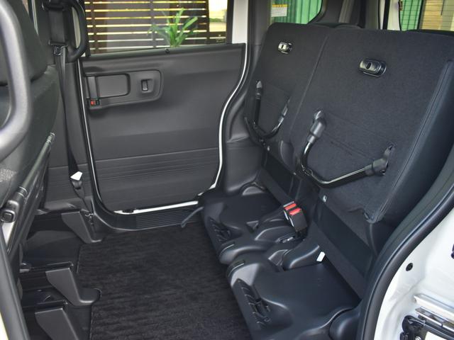 Ｎ－ＢＯＸカスタム ベースグレード　８インチＨｏｎｄａＣＯＮＮＥＣＴナビ／Ｂｌｕｅｔｏｏｔｈ／フルセグＴＶ／バックモニター／ＥＴＣ／ホンダセンシング／両側電動スライドドア／前席シートヒーター／クリアランスソナー／電子パーキング（20枚目）