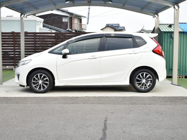 フィット 13G・Sパッケージ 衝突被害軽減ブレーキ/社外ナビ/Bluetooth/フルセグTV/バックモニター/ETC/プッシュスタート/クルーズコントロール/横滑り防止装置/オートエアコン/スマートキー2個/パドルシフト(10枚目)