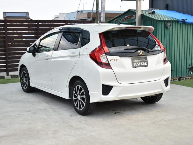 フィット 13G・Sパッケージ 衝突被害軽減ブレーキ/社外ナビ/Bluetooth/フルセグTV/バックモニター/ETC/プッシュスタート/クルーズコントロール/横滑り防止装置/オートエアコン/スマートキー2個/パドルシフト(13枚目)