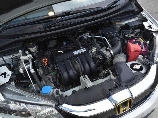 フィット 13G・Sパッケージ 衝突被害軽減ブレーキ/社外ナビ/Bluetooth/フルセグTV/バックモニター/ETC/プッシュスタート/クルーズコントロール/横滑り防止装置/オートエアコン/スマートキー2個/パドルシフト(15枚目)