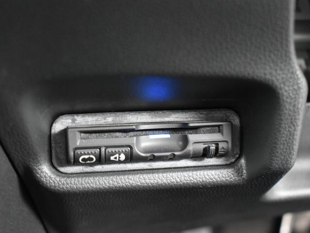 フィット 13G・Sパッケージ 衝突被害軽減ブレーキ/社外ナビ/Bluetooth/フルセグTV/バックモニター/ETC/プッシュスタート/クルーズコントロール/横滑り防止装置/オートエアコン/スマートキー2個/パドルシフト(34枚目)