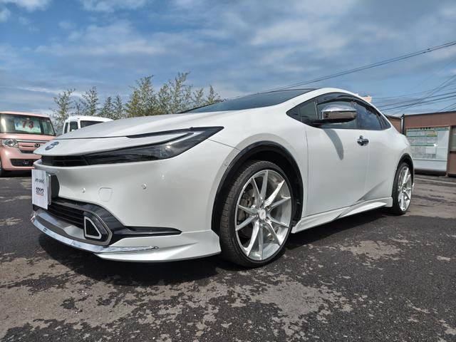 プリウス Ｚ　　（ＰＨＥＶ）　ナビ地デジＴＶ　バックカメラ　デジタルインナーミラー　ＥＴＣ　スマートキー　プッシュスターター　アダクティブクルーズコントロール　パワーバックドア　ＬＥＤヘッドライト　エアロ　社外アルミホイール（4枚目）