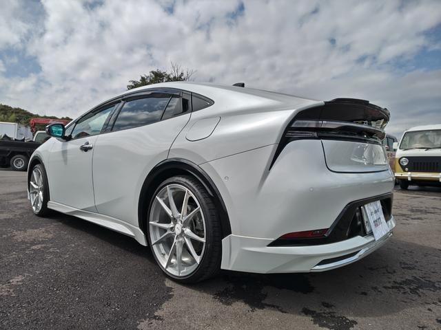 プリウス Ｚ　　（ＰＨＥＶ）　ナビ地デジＴＶ　バックカメラ　デジタルインナーミラー　ＥＴＣ　スマートキー　プッシュスターター　アダクティブクルーズコントロール　パワーバックドア　ＬＥＤヘッドライト　エアロ　社外アルミホイール（8枚目）