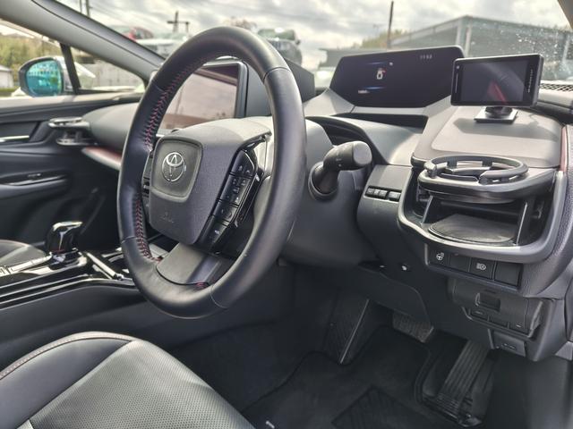 プリウス Ｚ　　（ＰＨＥＶ）　ナビ地デジＴＶ　バックカメラ　デジタルインナーミラー　ＥＴＣ　スマートキー　プッシュスターター　アダクティブクルーズコントロール　パワーバックドア　ＬＥＤヘッドライト　エアロ　社外アルミホイール（19枚目）