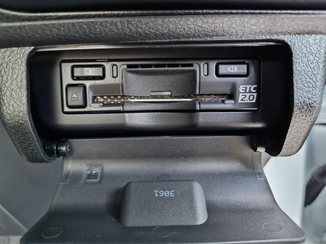 プリウス Ｚ　　（ＰＨＥＶ）　ナビ地デジＴＶ　バックカメラ　デジタルインナーミラー　ＥＴＣ　スマートキー　プッシュスターター　アダクティブクルーズコントロール　パワーバックドア　ＬＥＤヘッドライト　エアロ　社外アルミホイール（28枚目）