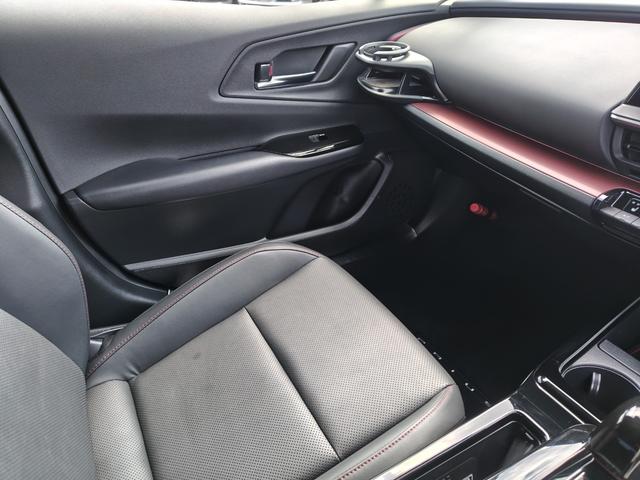 プリウス Ｚ　　（ＰＨＥＶ）　ナビ地デジＴＶ　バックカメラ　デジタルインナーミラー　ＥＴＣ　スマートキー　プッシュスターター　アダクティブクルーズコントロール　パワーバックドア　ＬＥＤヘッドライト　エアロ　社外アルミホイール（37枚目）