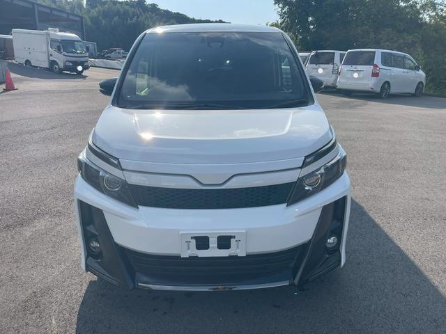 ヴォクシー ハイブリッドZS 煌II(4枚目)