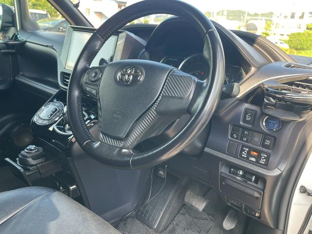 ヴォクシー ハイブリッドZS 煌II(18枚目)