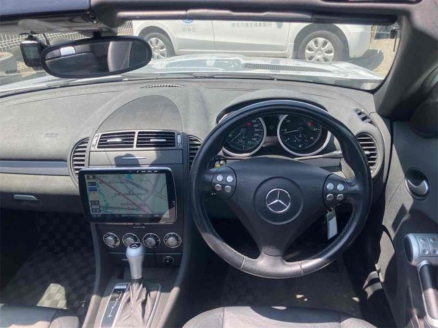 ＳＬＫ 　オープンカー　ドライブレコーダー　ＥＴＣ　バックカメラ　ナビ　ＴＶ　オートクルーズコントロール　オートライト　ＡＴ　キーレスエントリー　電動格納ミラー　シートヒーター　アルミホイール　ＣＤ　ブルーレイ（6枚目）